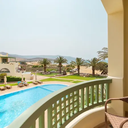 ファイニカス 4* Aliko Beach
