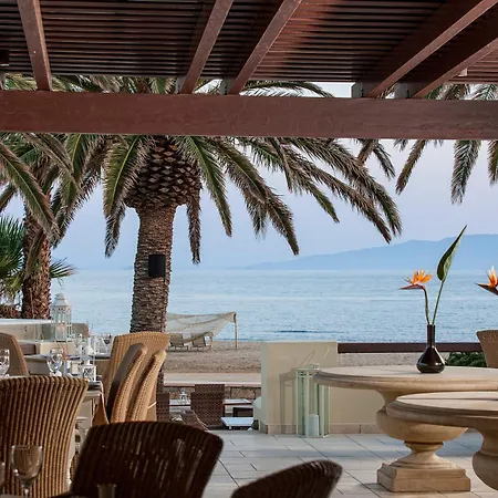 Finikas Hotel