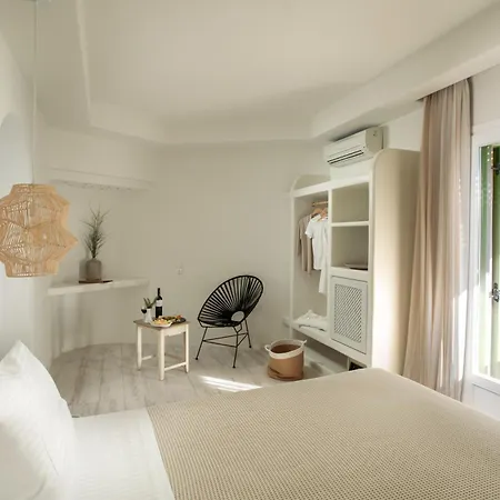 Finikas Hotel 4*