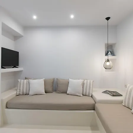 فندق Finikas 4*