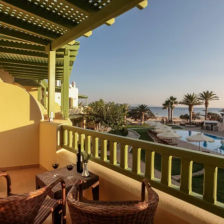 Finikas Aliko Beach